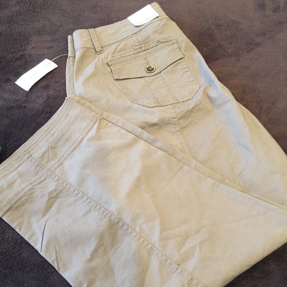✅Westport Signature fit Mid-rise Crop Khakis Sz 2